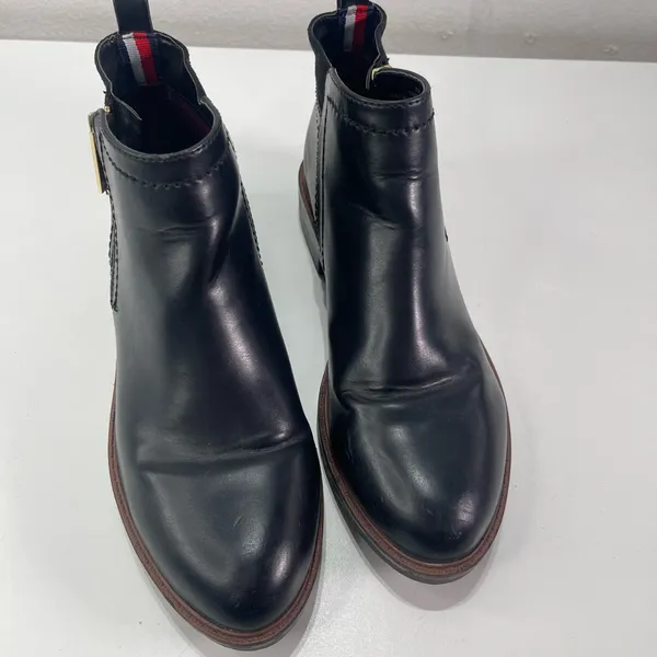 Tommy Hilfiger TWFAWN Black Leather Ankle Boots Logo Women 7M Zipper Equestrian - Image 2