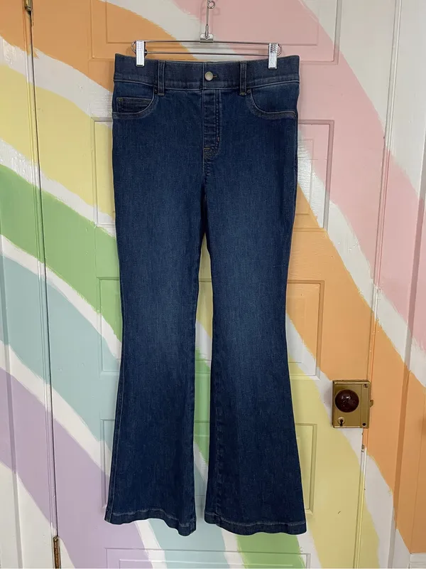 SPANX Pull On Flare Jeans Dark Wash High Rise Stretch Shaping Denim Sz M 🧡🎀 - Image 3
