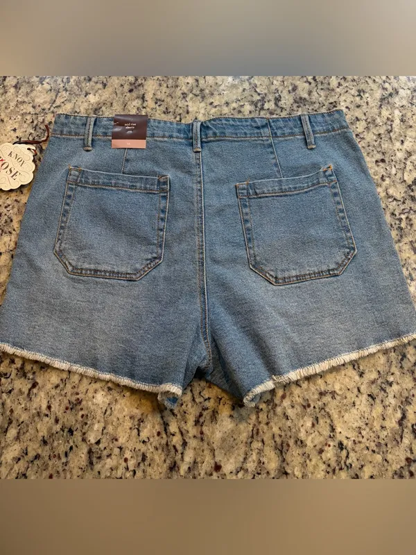 Knox Rose Blue Denim Shorts with Geometric Embroidered Trim - Image 4