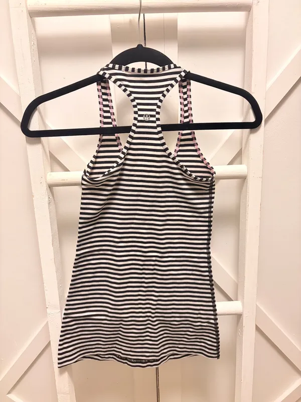 super cute striped lululemon hip length tank top! - Image 2
