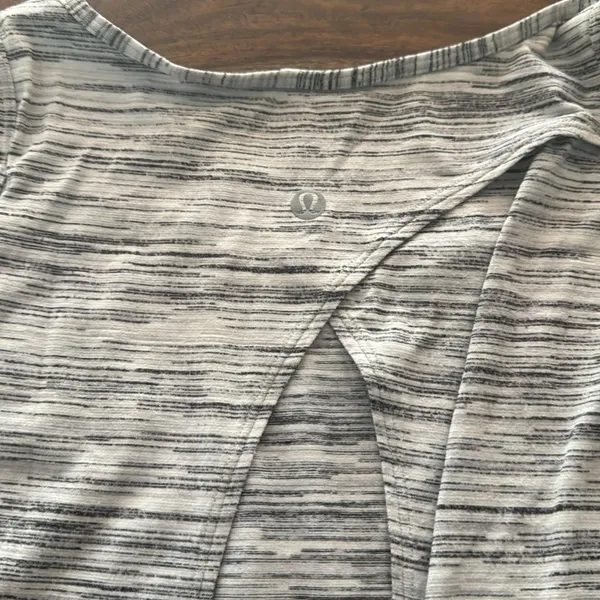 Lululemon size 8 open back yoga tank, very soft, excellent condition - Image 3