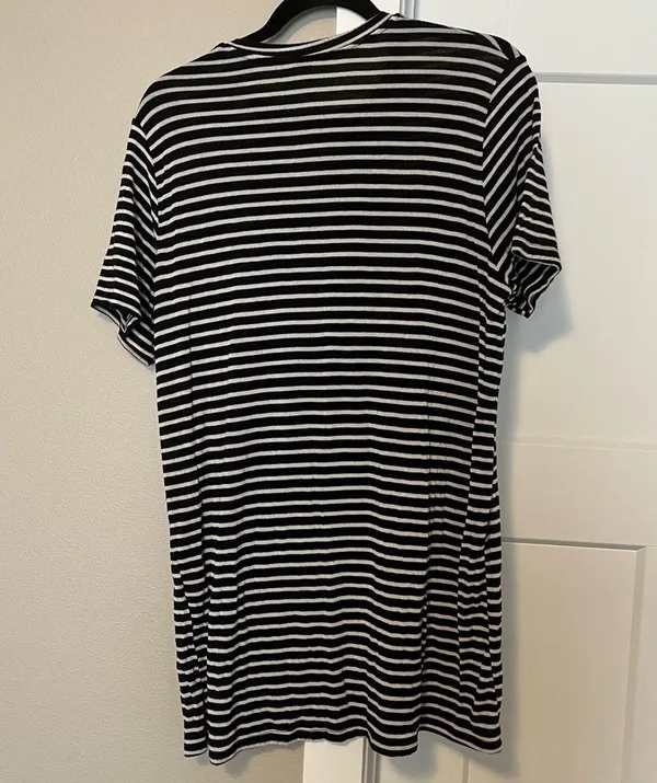 Brandy Melville Black and White Striped Tee Short Sleeve - Image 3