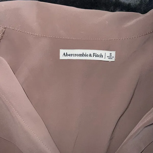 Abercrombie Closure Top in Brown Size Small - Image 7
