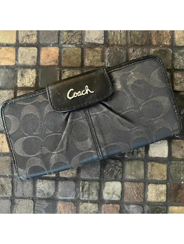 Vintage Y2K Coach signature monogram wallet 🖤 - Image 2