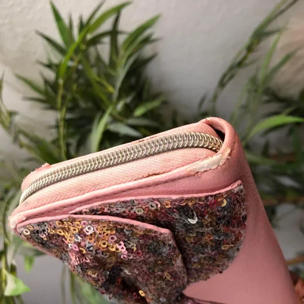 Betsey Johnson Pink Large Bow Glitter Rhinestone Sequin Gold Accents Leather Wallet Clutch Purse - Image 4
