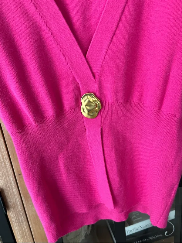 Commense knit top sweater vest Buttoned detail vneck babydoll asymmetrical - Image 4