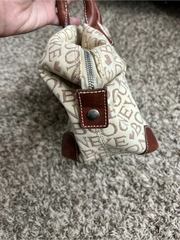 Dooney & Bourke Tan Logo Canvas Vintage Shoulder Bag Heart Star Detail - Image 5