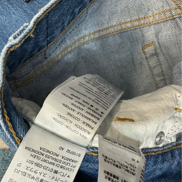 NWT Levi’s High Waisted Straight Jeans in Joe Strut Destructed size 30x29 NEW - Image 11
