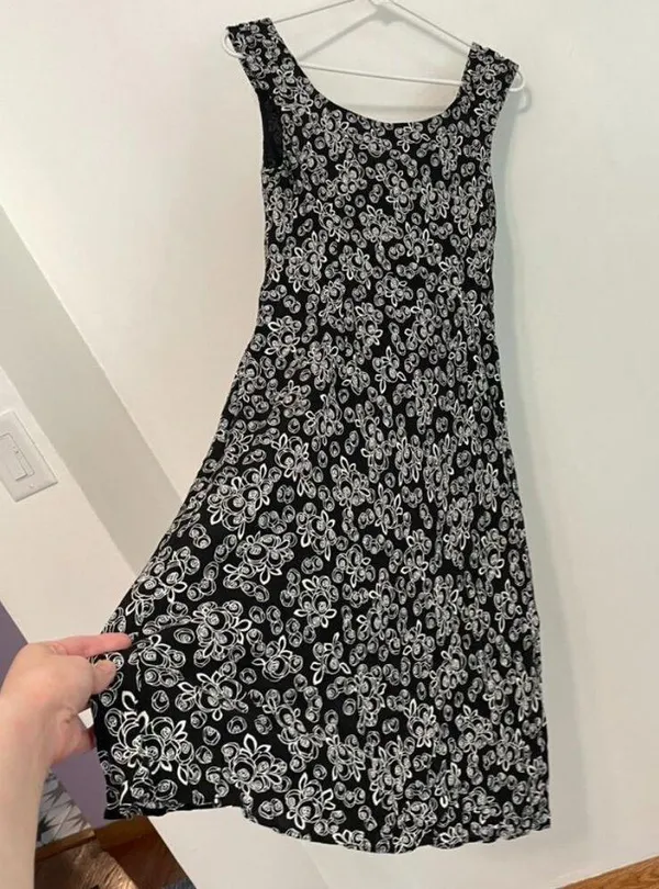 ANN TAYLOR LOFT Black White Rose Floral Print V-Neck Sleeveless Midi Shift Dress - Image 12