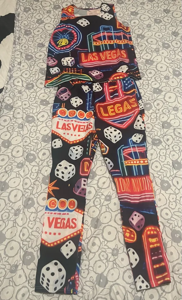 Las Vegas Sin City Themed Multicolor Themed 2 Piece Set ( SZ L) NWOT Gambling - Image 6