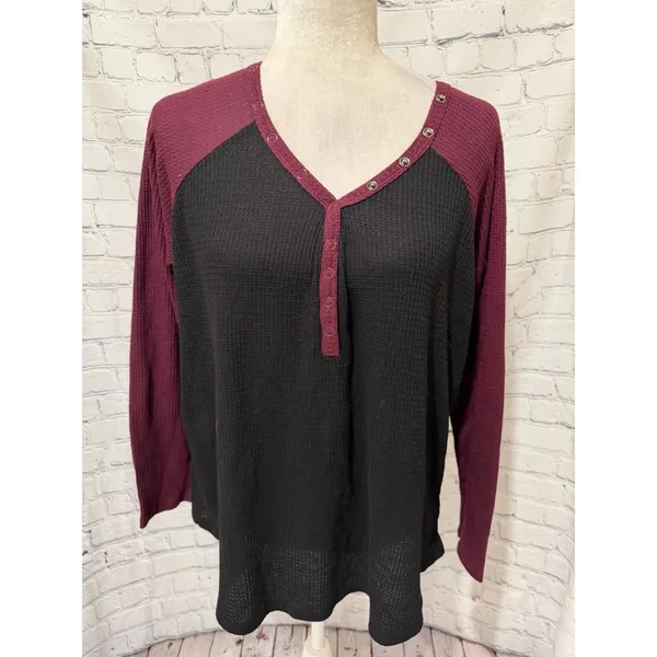 Torrid Waffle V-Neck Henley Raglan Long Sleeve Tee Size 2 / 2X - Image 2