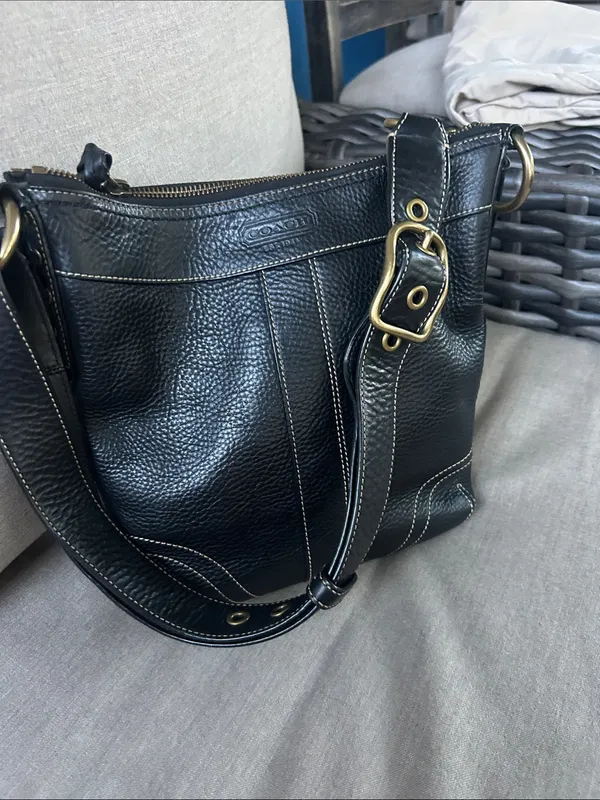 Coach vintage y2k black pebbled leather Bleecker bag gothic 10398 slim duffle - Image 2