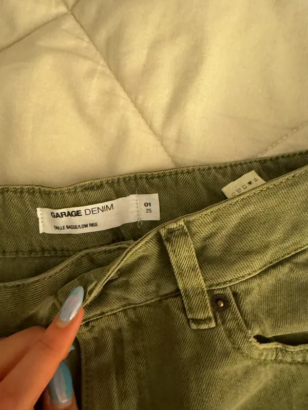 Garage low rise green shorts - Image 3