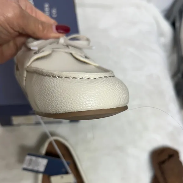 Universal Threads Women's Cream Loafers - Image 8