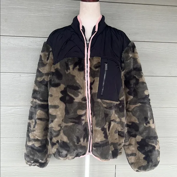 Rails “Wesley” Camo Print Jacket - Image 2