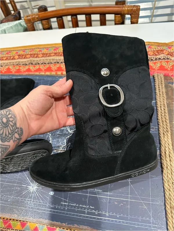 Coach Meyer Signature Suede Winter Boots – Black – Size 6 - Image 3