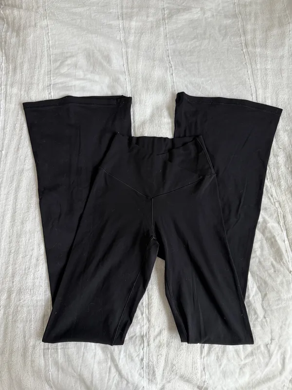 Offline by Aerie black crossover high rise flare leggings - Image 2