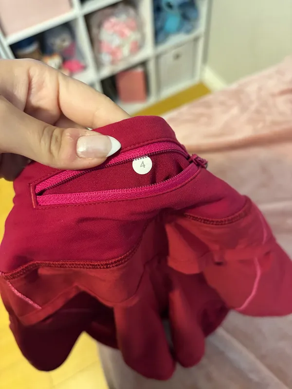 Lululemon Hotty Hot 2.5" Shorts - Image 3
