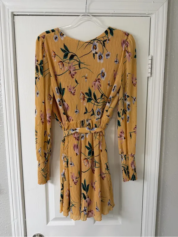 Lulu's For the Perfect Day Orange Floral Print Pleated Mini Dress Size‎ Medium - Image 10