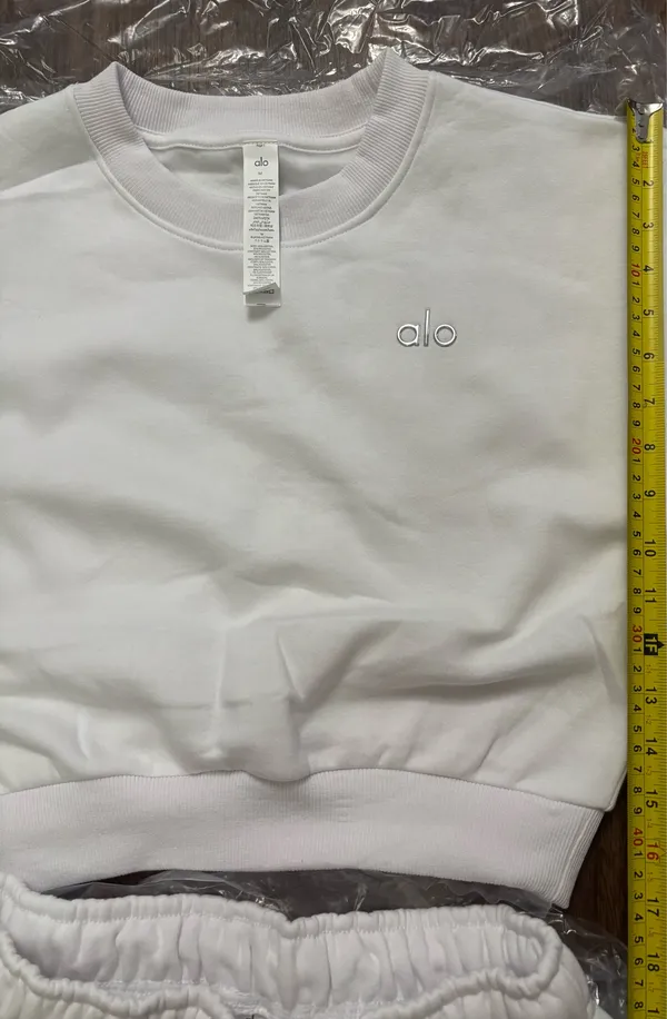 🤍✨Cropped Accolade Crewneck & Shorts Set – White (Size M) - Image 7