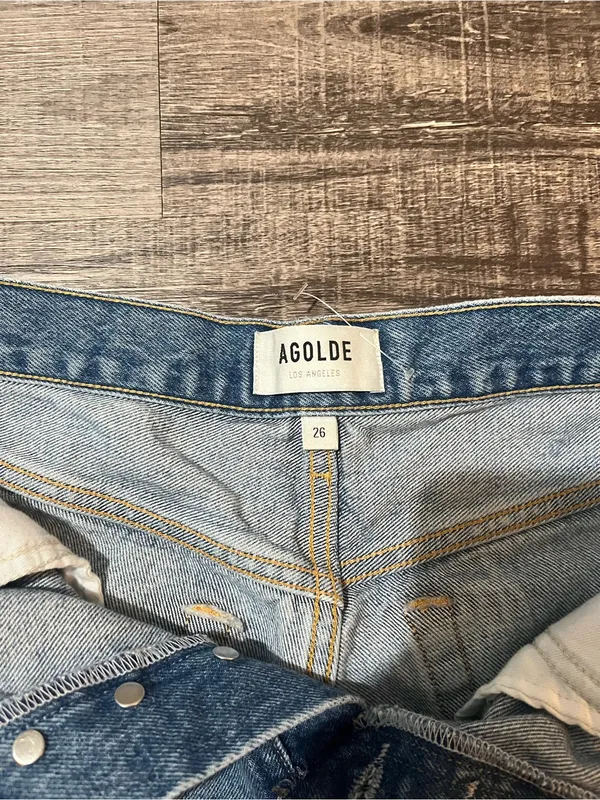 AGOLDE Parker Vintage Cut-Off Shorts in Clutch - Image 4