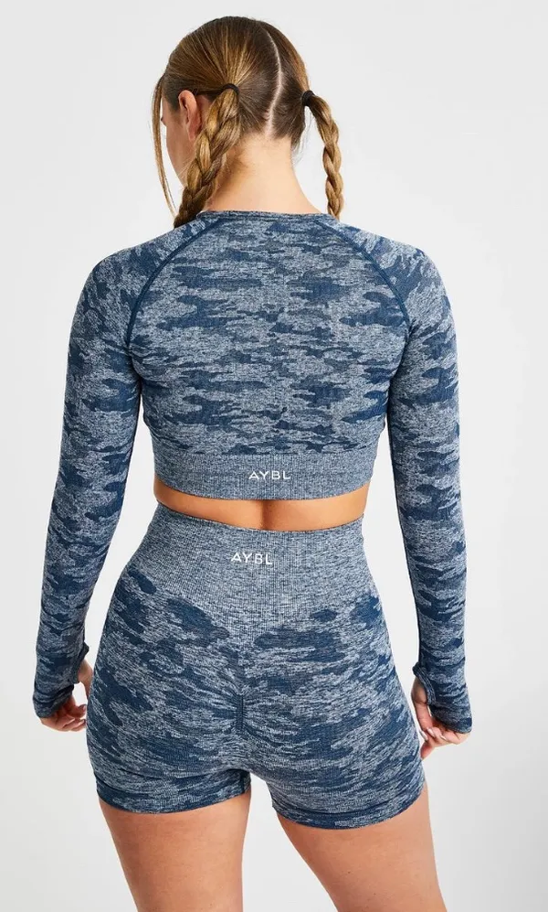 evolve camo seamless long sleeve crop top and shorts set - Image 2