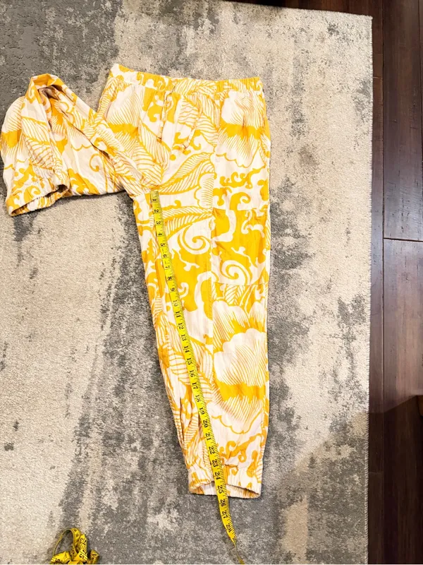 Haute Hippie Yellow & White Printed Relaxed Capris - Image 7
