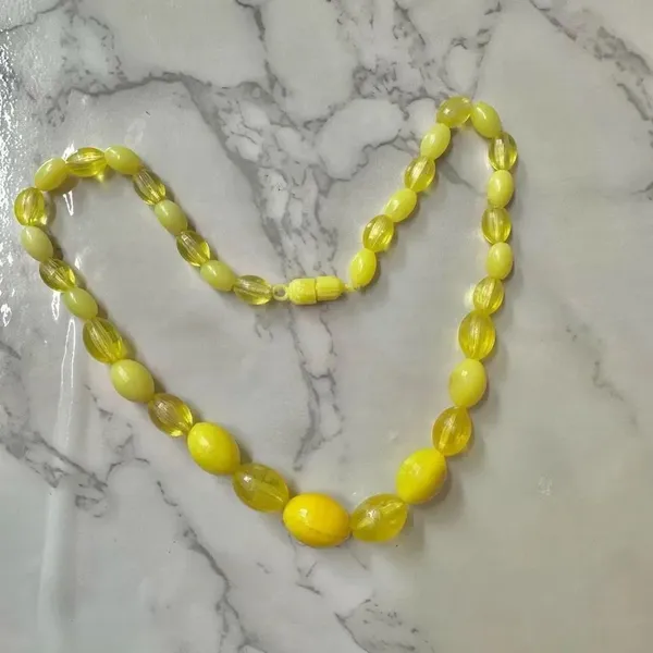 Vintage yellow beaded necklace Yellow - Image 4