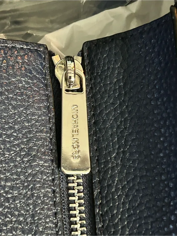 Michael Kors Navy and Black Pebbled Leather Tote - Image 11
