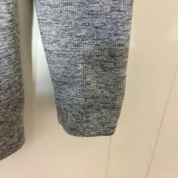 Lululemon Swiftly Tech Long Sleeve 2.0 Gray Size 12 Thumbholes Athletic Top - Image 11