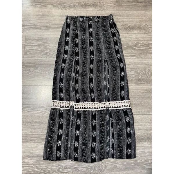 Bohemian Solemio Maxi Skirt M Black White Floral Striped Double Slit‎ Crochet - Image 3