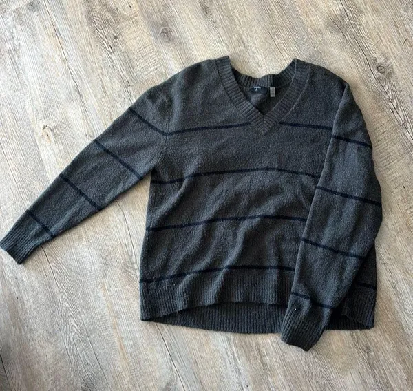 Tahari Sweater - Image 3