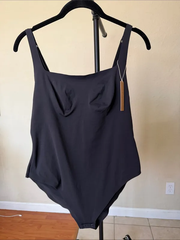 Skims NAKED SCOOP BRIEF BODYSUIT Color: Onyx NWT size XL - Image 3