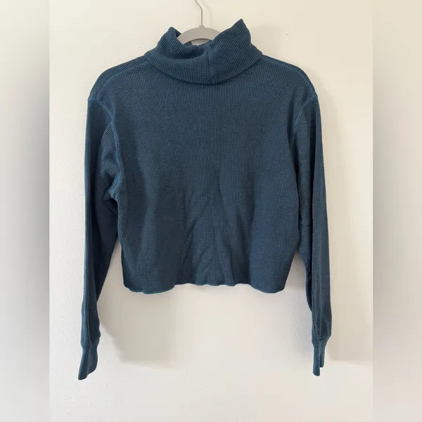 Aritzia TNA Cropped Waffle Knit Teal Mockneck Long Sleeve size small - Image 6