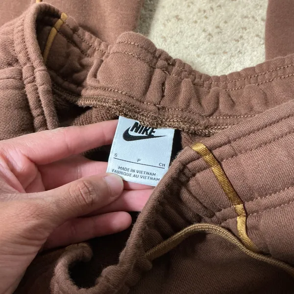 Nike Air Fleece Gold Piping Joggers Womens Small Brown Sweatpants DQ6563-259 - Image 3
