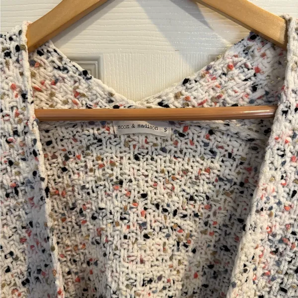 Moon & Madison Cream Confetti Cardigan with Colorful Fleck Detailing - Image 2
