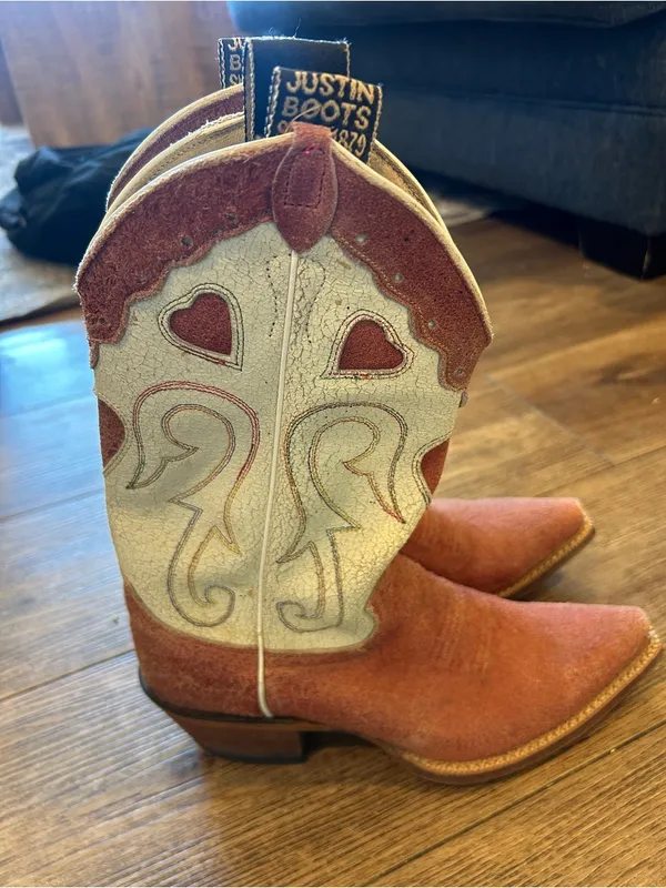 Vintage Justin Suede Heart Boots size 6.5 - Image 3