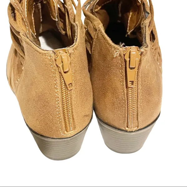 Time and Tru Size 7.5 Memory Foam Brown Woven Ankle Booties‎ - Image 4