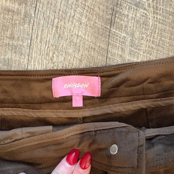 Edikted Brown Studded Low-Rise Jean Shorts with Belt - Image 2