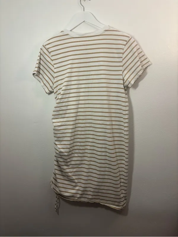 Universal Threads Striped Side-Ruched Tee Dress White & Tan Size Medium - Image 2