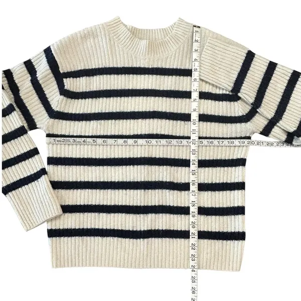 H&M Striped Rib Knit Sweater Coastal Cream Navy Blue Crewneck Small - Image 3