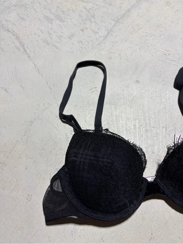 Victoria’s secret Black Lace lined Demi bra 32B - Image 2