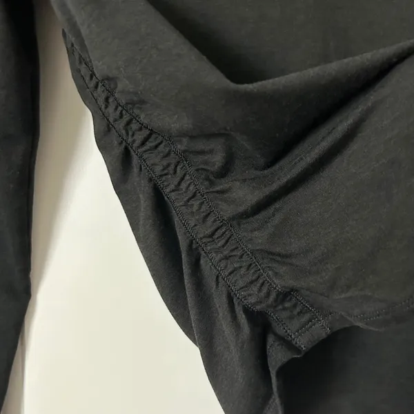 Vuori Long Sleeve Halo Ruched Performance Tee Black Heather Size Medium VW1173 - Image 4