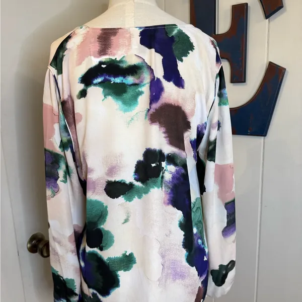 CAbi Mystic Watercolor V-Neck Blouse in Purple, Teal & Pink Sz M - Image 3