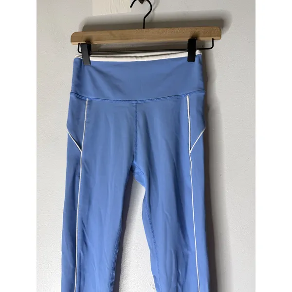 Wilo‎ powder blue white ribbed leggings Size medium - Image 3