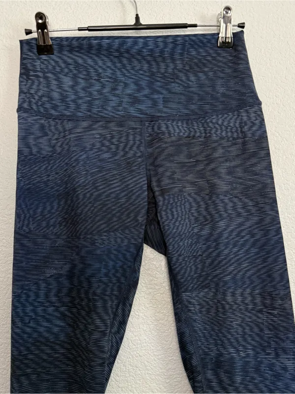 Lululemon High Rise Capri Leggings Blue 6 - Image 3