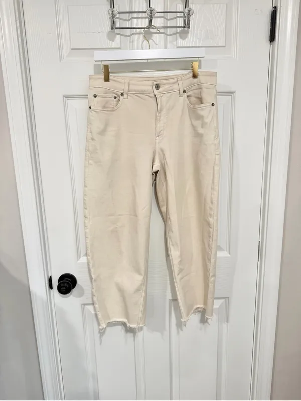 American Eagle Jeans Women’s 6 Short Cream Ecru High Rise Straight Leg Raw Hem - Image 5