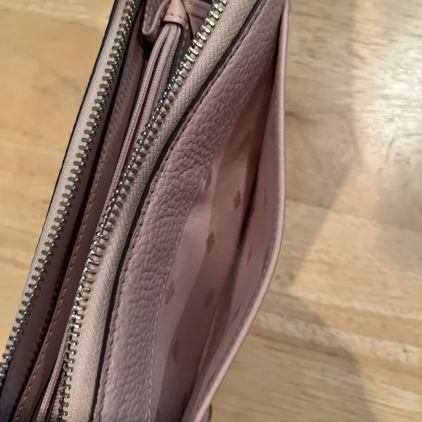Kate Spade New York Pink Pebbled Leather Zip Around Wallet Clutch Logo - Image 4