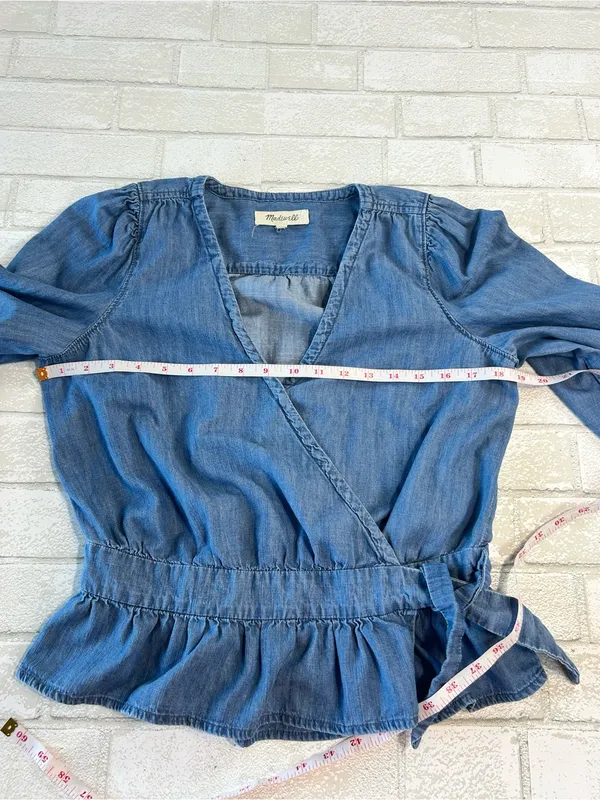 Madewell Blue Denim Wrap Peplum Blouse Size Medium Cottage Core - Image 5