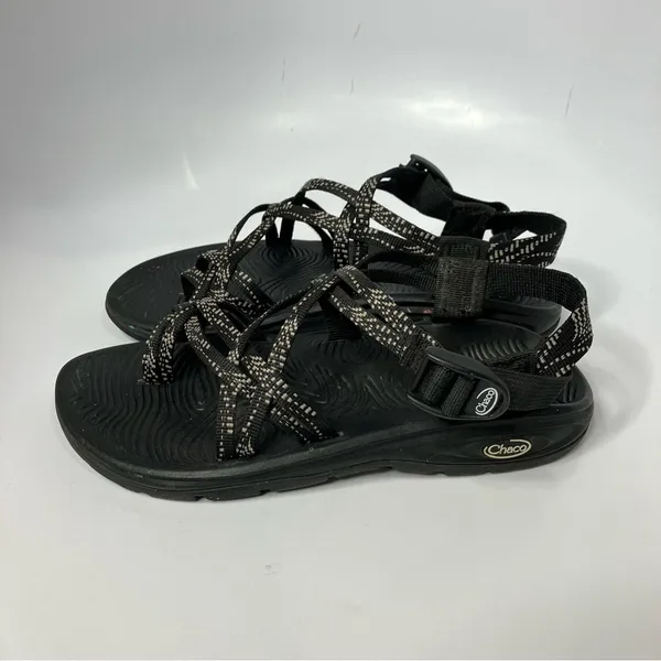 Chacos Zvolv x‎ 2 sandals black & white size 9 - Image 4